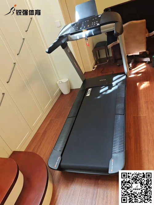 伟德国际1946济南省体旗舰店客户-跑步机T6700-T3